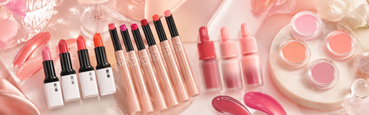 Glossy Pink and Soft Blurred Lips: The Lip Trend to Try Now